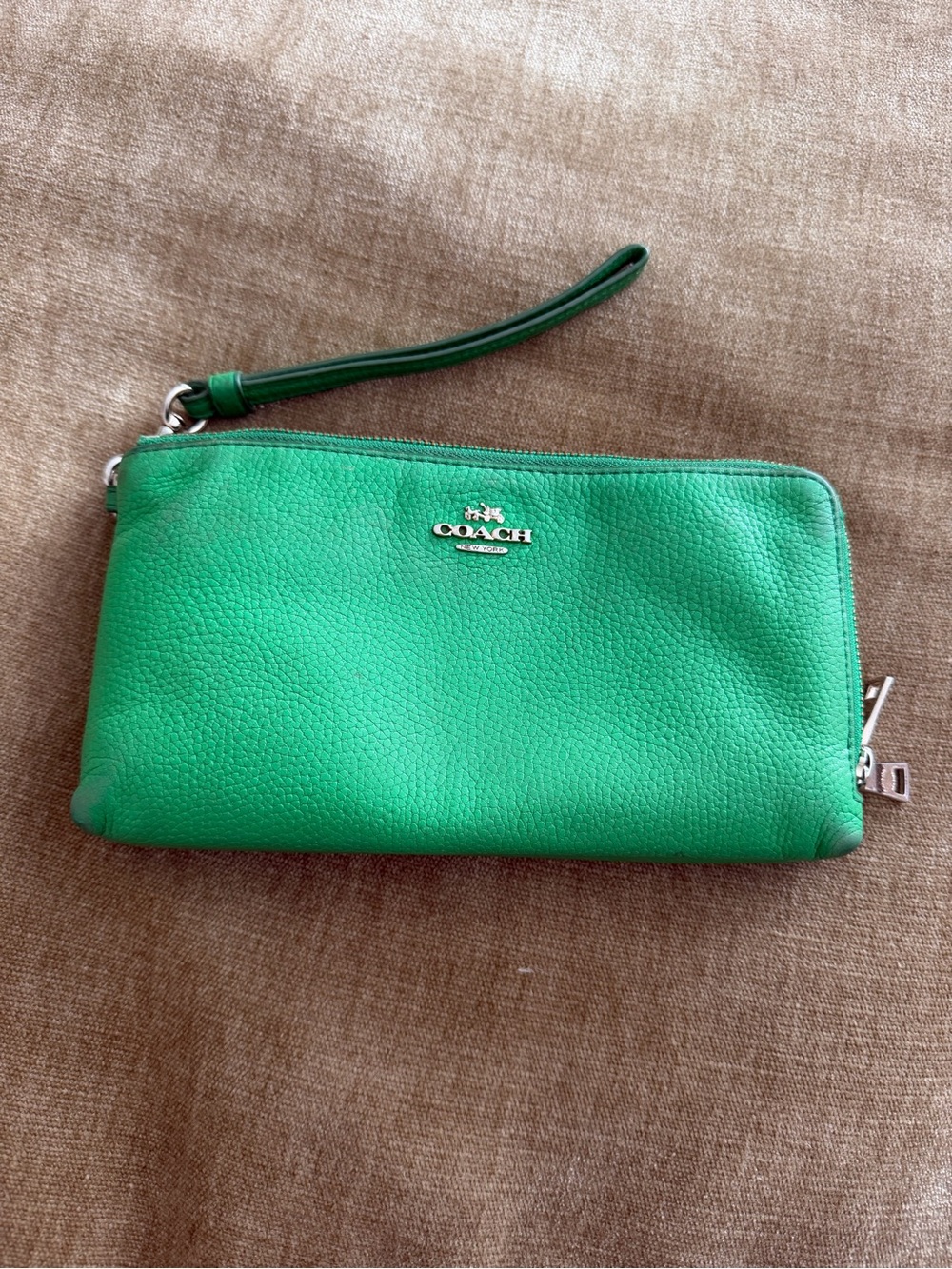 Coach Green Pebbled Leather Wristlet Clutch vintage well loved